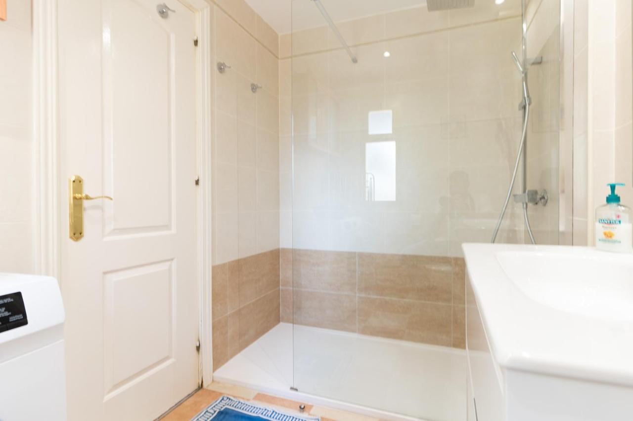 Romana Playa Studio With Sea View Apartman Marbella Kültér fotó